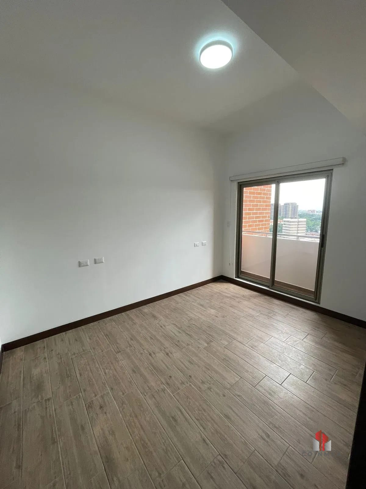 Apartamento en renta en zona 10 / Casalini Diagonal 6 — Apartamento en Alquiler en Casalini Diagonal 6, Zona 10, Guatemala, Ciudad — foto 5 de 10