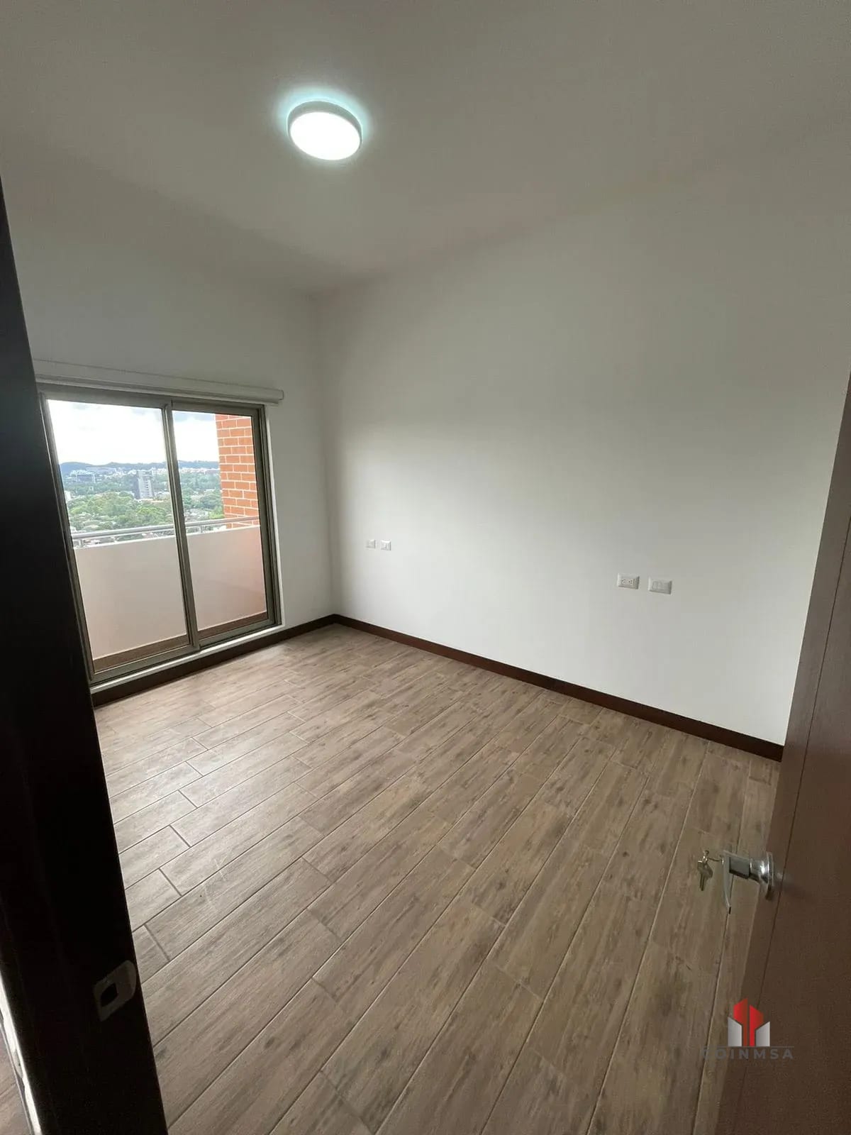 Apartamento en renta en zona 10 / Casalini Diagonal 6 — Apartamento en Alquiler en Casalini Diagonal 6, Zona 10, Guatemala, Ciudad — foto 8 de 10