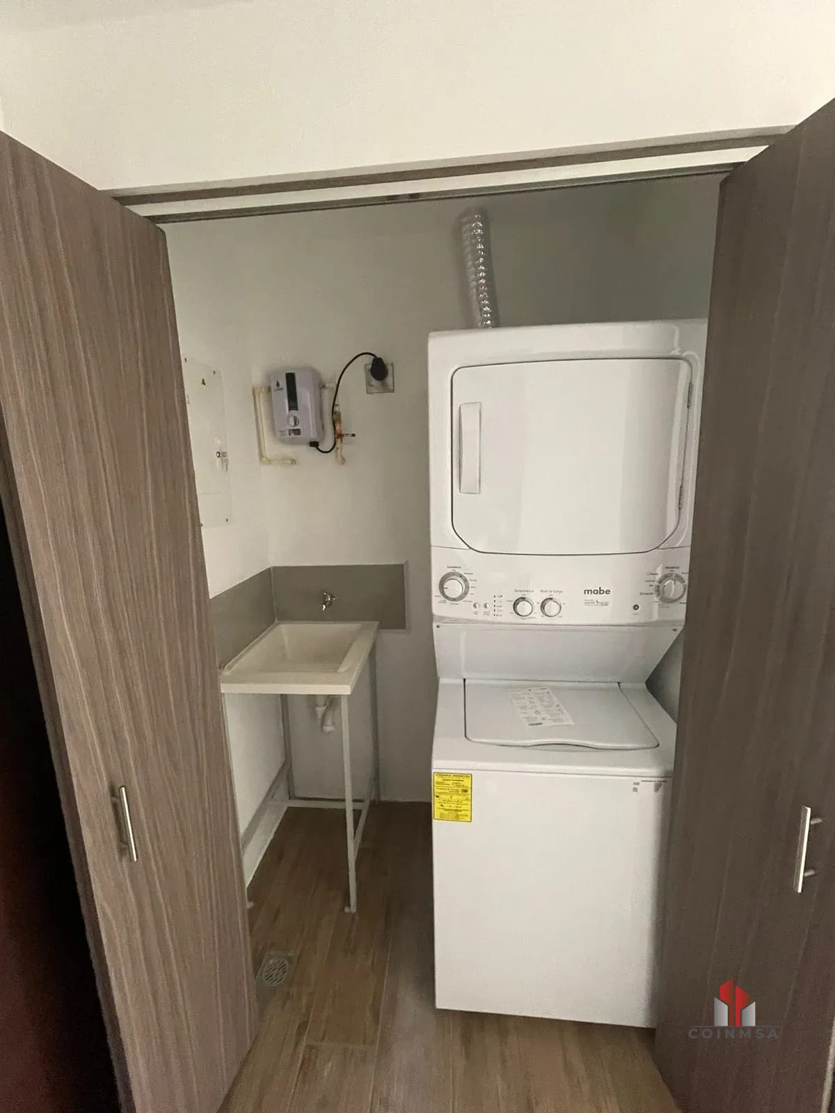 Apartamento en renta en zona 10 / Casalini Diagonal 6 — Apartamento en Alquiler en Casalini Diagonal 6, Zona 10, Guatemala, Ciudad — foto 6 de 10