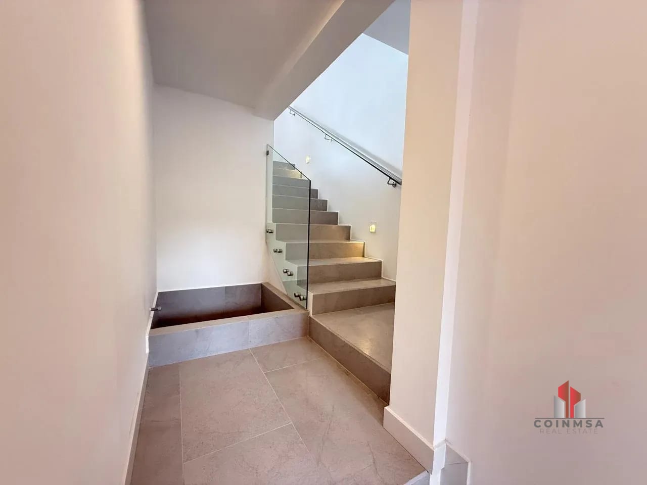 Casa en Renta zona 13 / Iridia Homes — Oficina en Alquiler en Zona 13, Guatemala, Ciudad — foto 2 de 17