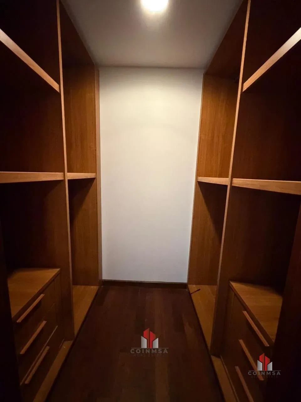 Apartamento en renta zona 10 / Tiffany II — Apartamento en Alquiler en Tiffany II, Zona 10, Guatemala, Ciudad — foto 9 de 17