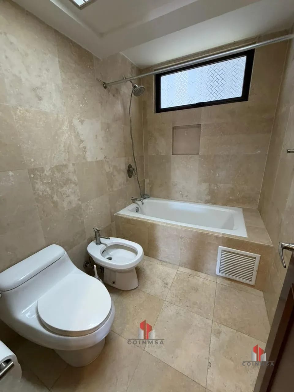 Apartamento en renta zona 10 / Tiffany II — Apartamento en Alquiler en Tiffany II, Zona 10, Guatemala, Ciudad — foto 13 de 17