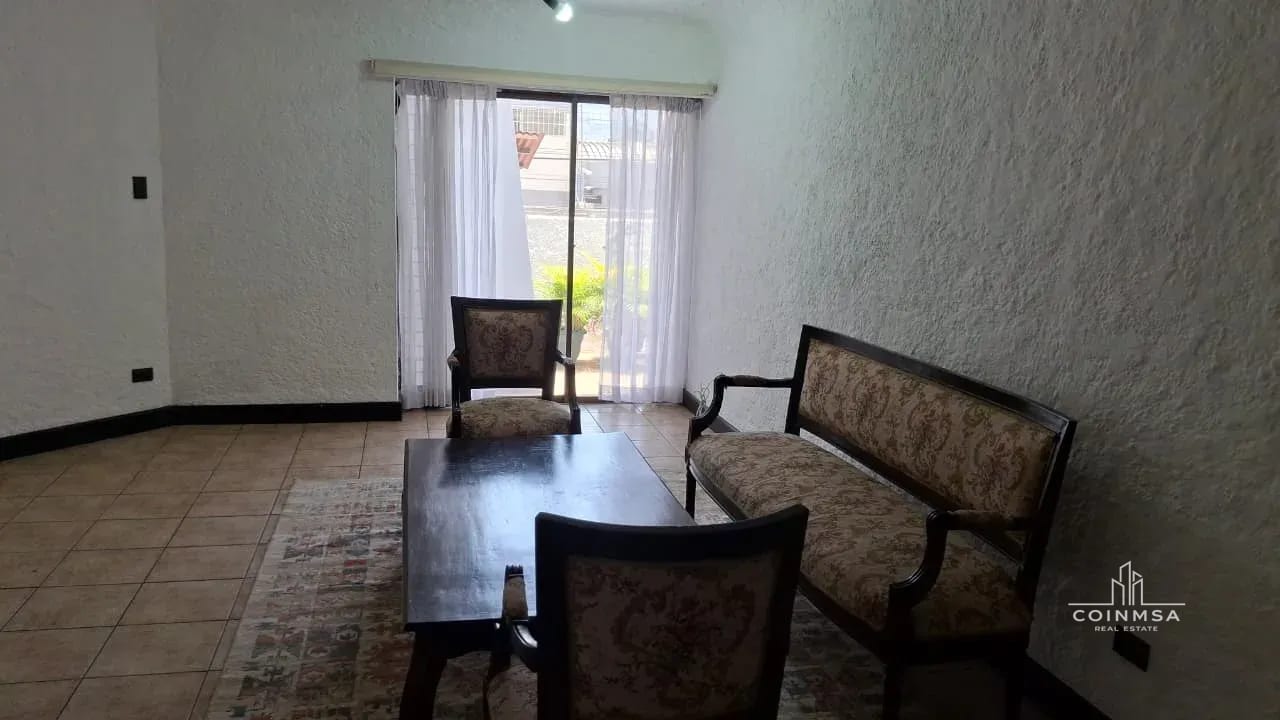 Apartamento semi-amueblado en Renta zona 10 — Apartamento en Alquiler en Santa Clara Las Cañas, Zona 10, Guatemala, Ciudad — foto 1 de 10