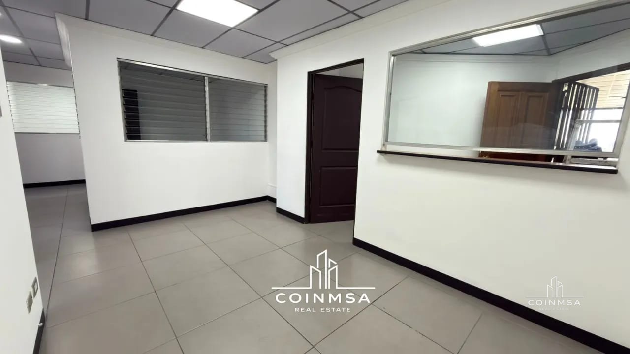 Oficina de en renta en zona 13 / Plaza Profesional — Oficina en Alquiler en Plaza Profesional, Zona 13, Guatemala, Ciudad — foto 1 de 11