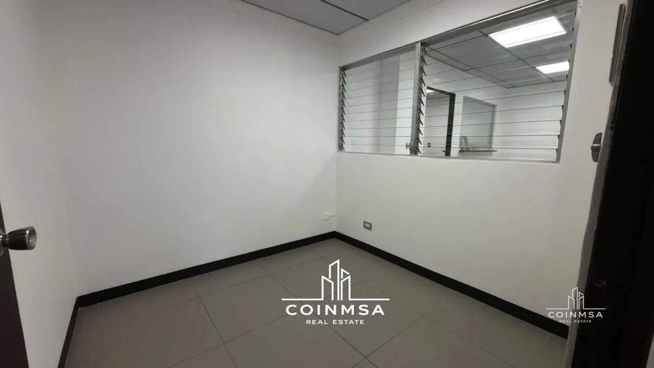 Oficina de en renta en zona 13 / Plaza Profesional — Oficina en Alquiler en Plaza Profesional, Zona 13, Guatemala, Ciudad — foto 8 de 11