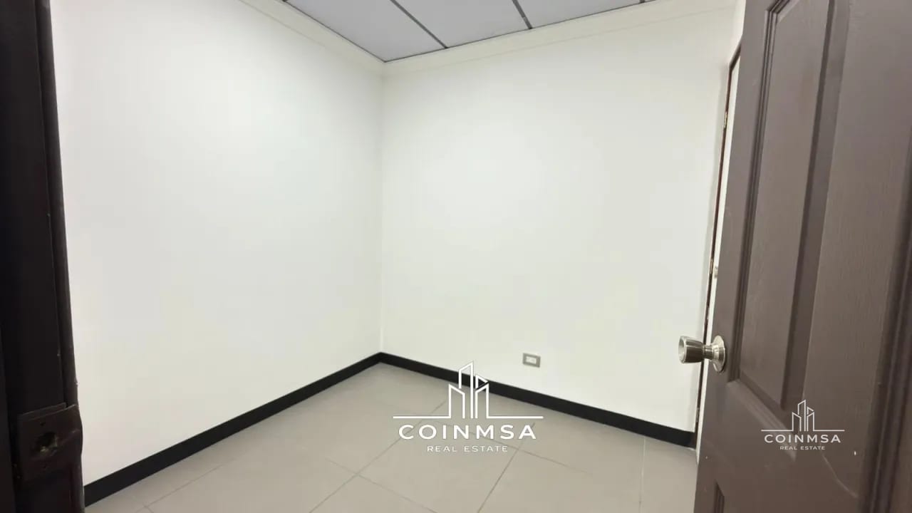 Oficina de en renta en zona 13 / Plaza Profesional — Oficina en Alquiler en Plaza Profesional, Zona 13, Guatemala, Ciudad — foto 9 de 11