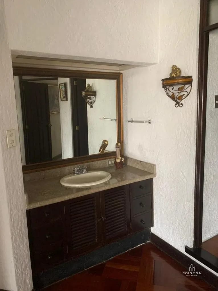 Apartamento amueblado en renta y venta zona 10 — Apartamento en Alquiler en Santa Clara Las Cañas, Zona 10, Guatemala, Ciudad — foto 7 de 12
