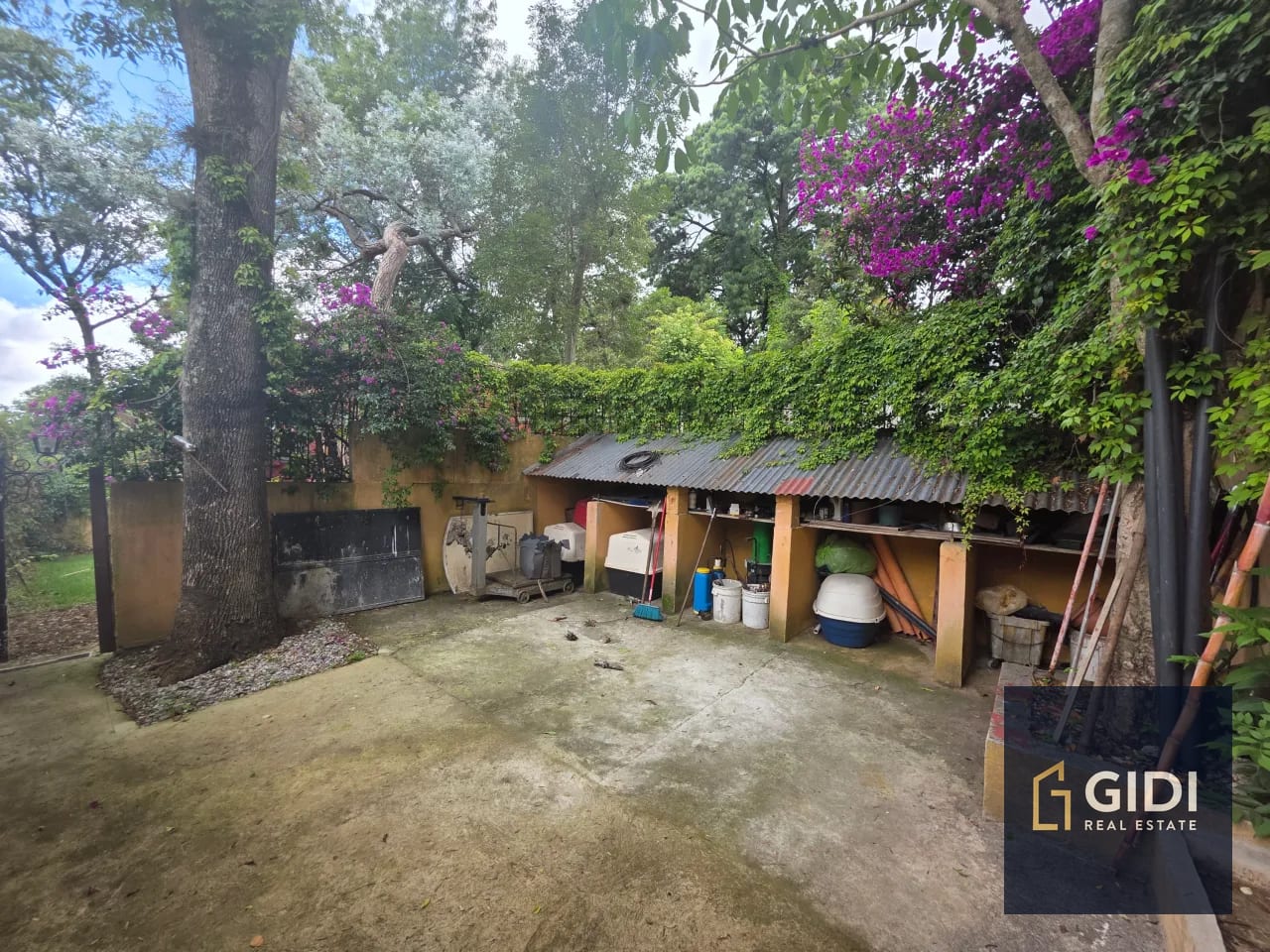 Casa colonial Z.6 Mixco | 3 dorm + servicio + 7 parqueos — Casa en Venta en Club Campestre La Montaña, Zona 6 Mixco, Guatemala, Ciudad — foto 14 de 17