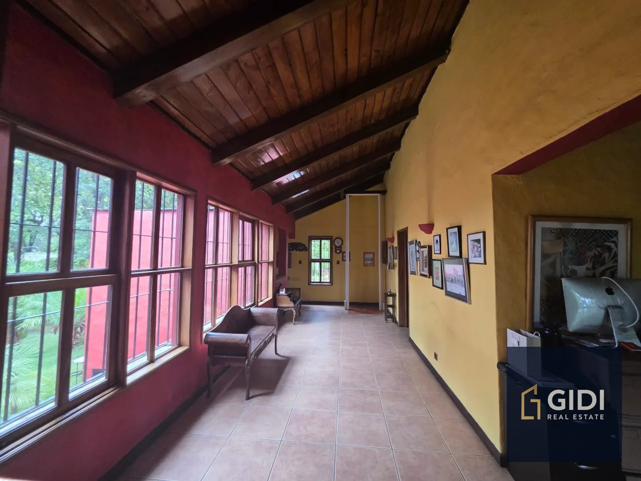 Casa colonial Z.6 Mixco | 3 dorm + servicio + 7 parqueos — Casa en Venta en Club Campestre La Montaña, Zona 6 Mixco, Guatemala, Ciudad — foto 6 de 17