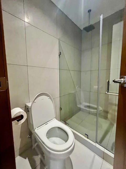 Zona 10 Alquilo Apartamento para estrenar con linda vista — Apartamento en Alquiler en Zona 10, Guatemala, Ciudad — foto 7 de 7