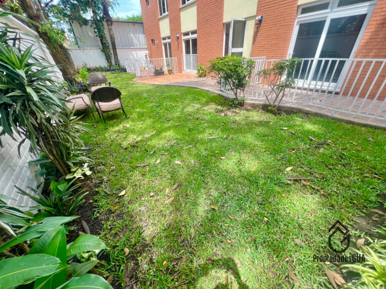 Apartamentos amplios y recién remodelados zona 13 (copia) — Apartamento en Alquiler en Zona 13, Guatemala, Ciudad — foto 1 de 11