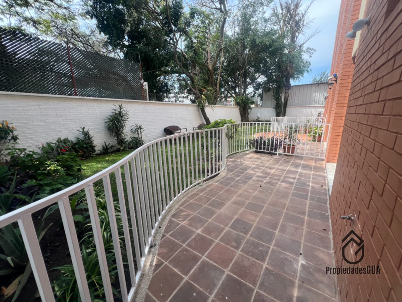 Apartamentos amplios y recién remodelados zona 13 (copia) — Apartamento en Alquiler en Zona 13, Guatemala, Ciudad — foto 9 de 11