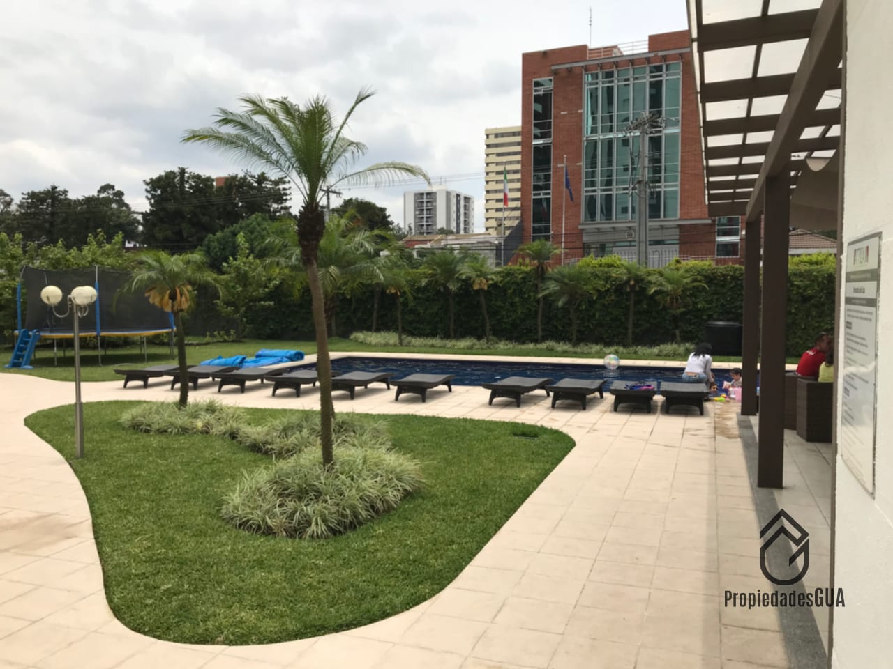 Apto amplio de 2 dormitorios + 1 de servicio — Apartamento en Alquiler en Zona 14, Guatemala, Ciudad — foto 7 de 9