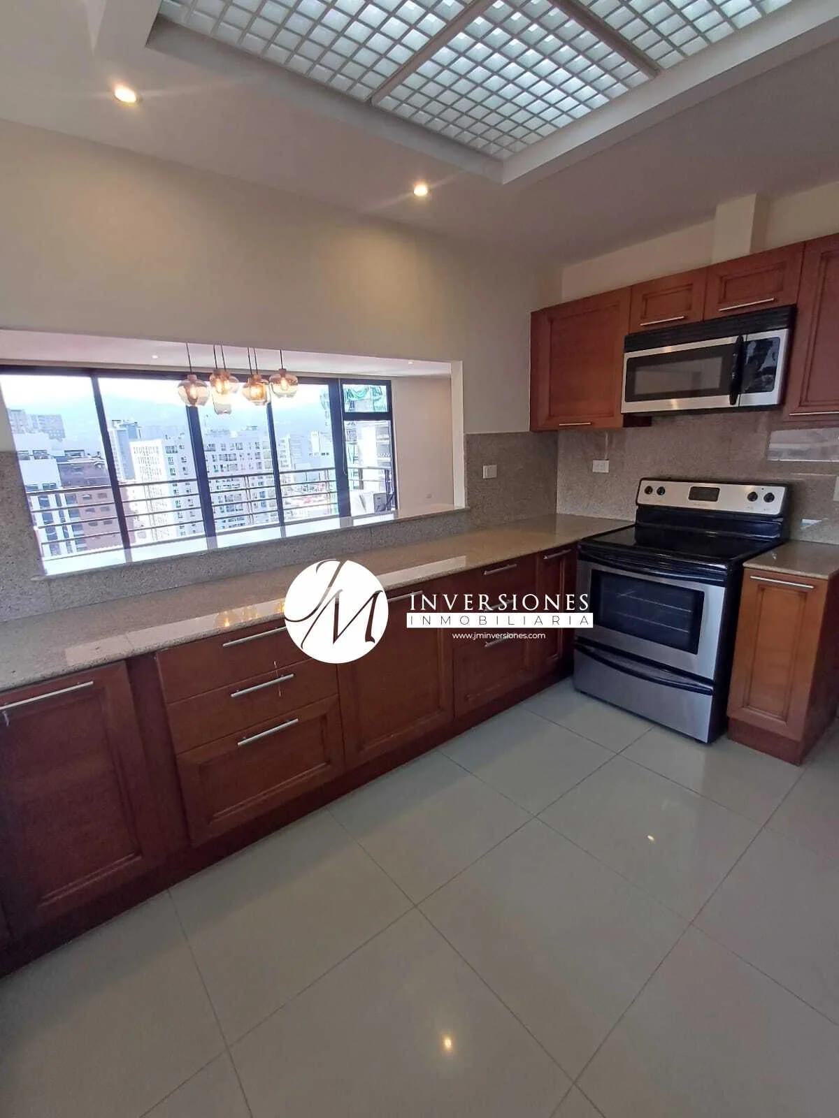 Apartamento en Renta de 2 Dormitorios en zona 10 — Apartamento en Alquiler en Zona 10, Guatemala, Ciudad — foto 3 de 13