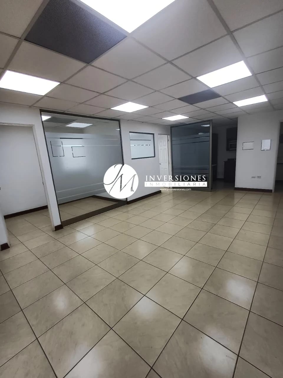 Oficina en renta en zona 10 — Oficina en Alquiler en Zona 10, Guatemala, Ciudad — foto 1 de 9