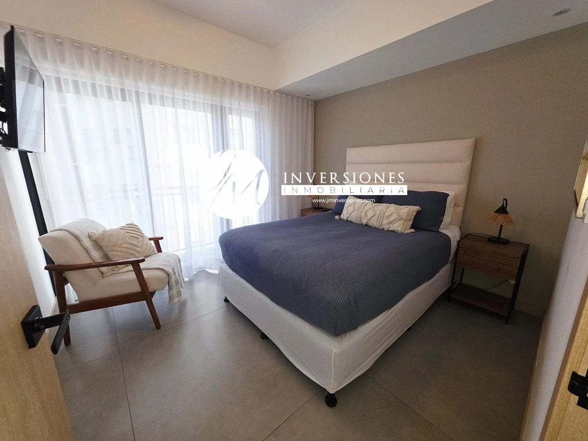 Apartamento amueblado en renta zona 10 — Apartamento en Alquiler en Zona 10, Guatemala, Ciudad — foto 3 de 9
