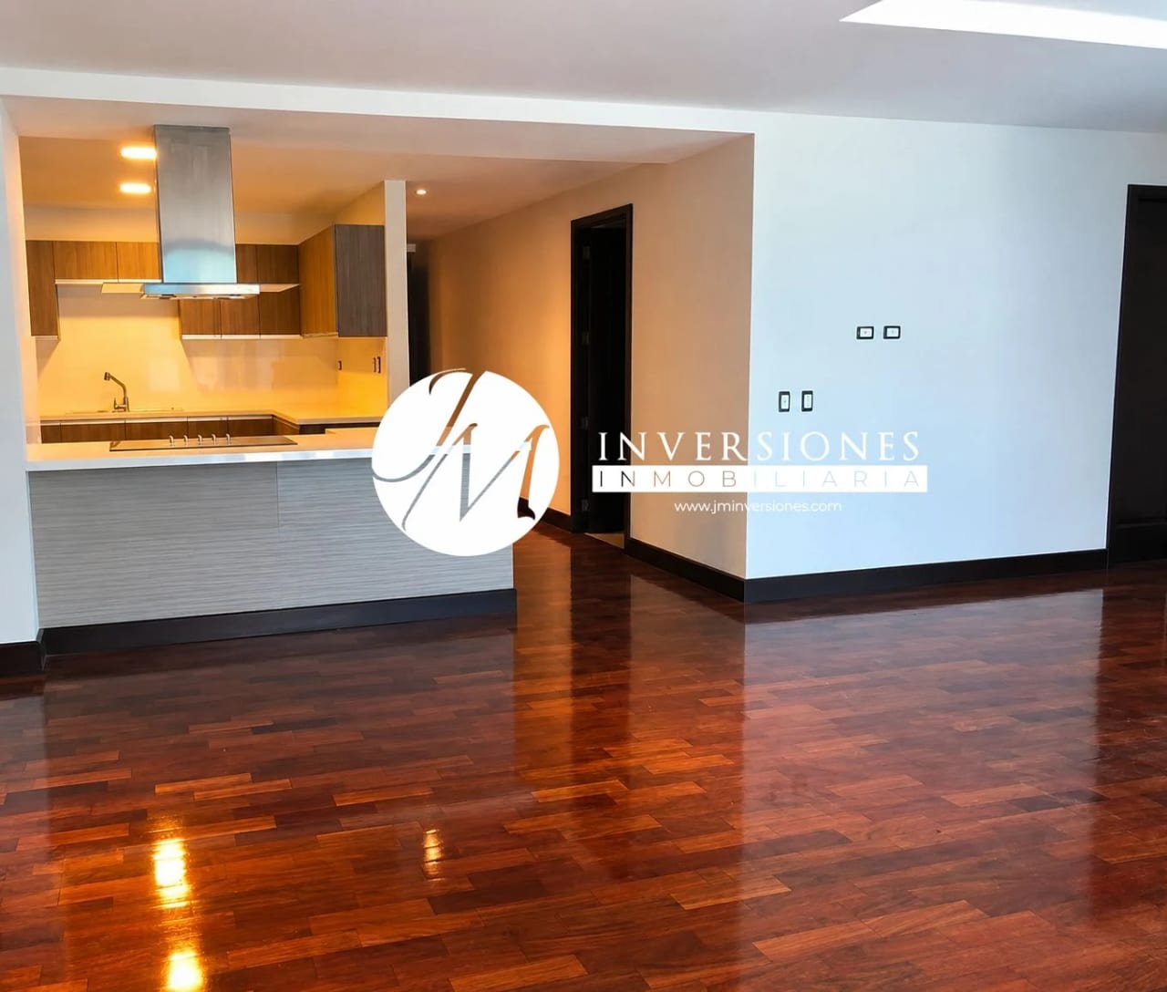 Apartamento en renta de 3 Dormitorios en zona 14 — Apartamento en Alquiler en Zona 14, Guatemala, Ciudad — foto 2 de 5