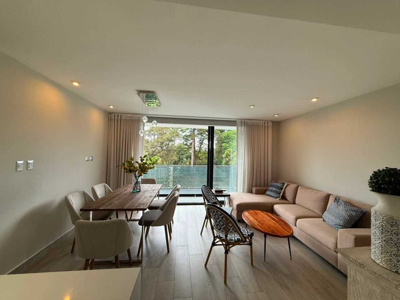 Apartamento en renta de 2 Dormitorios en zona 15 — Apartamento en Alquiler en Zona 15, Guatemala, Ciudad — foto 3 de 9