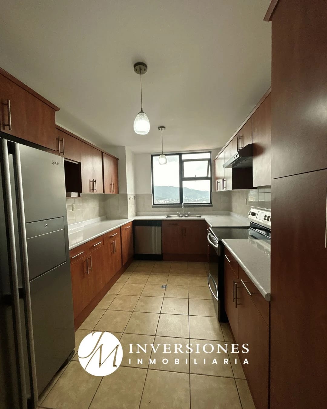 Apartamento en renta de 3 Dormitorios en zona 14 — Apartamento en Alquiler en Zona 14, Guatemala, Ciudad — foto 1 de 10