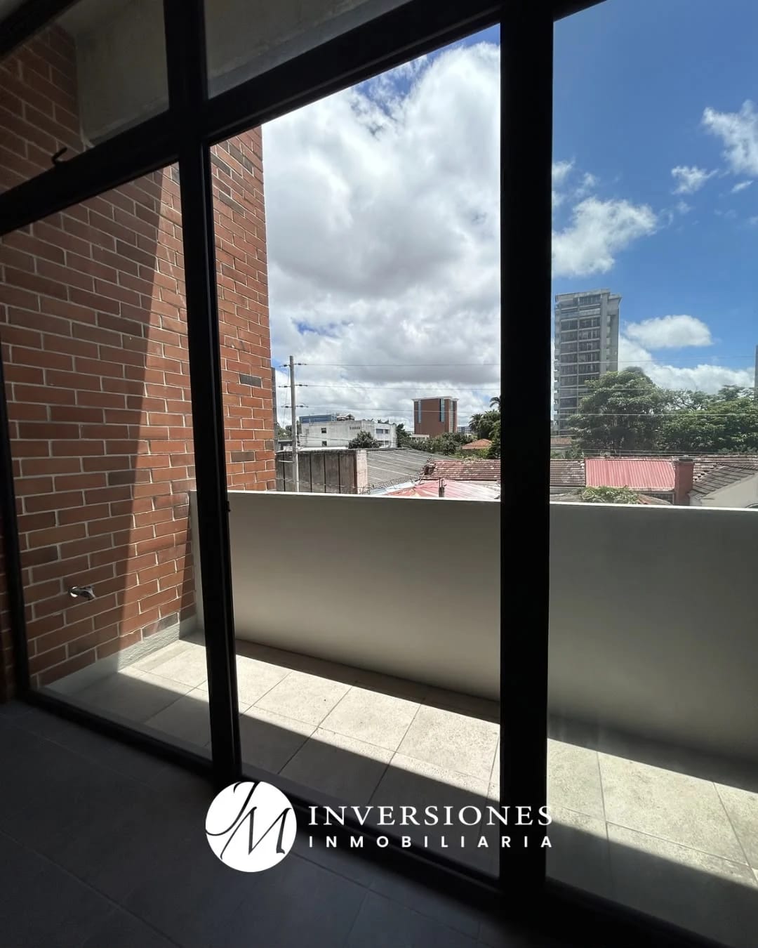 Local u oficina en renta en zona 10 para estrenar — Oficina en Alquiler en Zona 10, Guatemala, Ciudad — foto 4 de 7