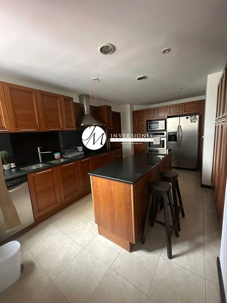 Apartamento en renta Amueblado en zona 10 — Apartamento en Alquiler en Zona 10, Guatemala, Ciudad — foto 3 de 10