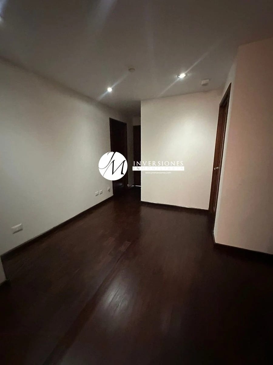 Apartamento en renta Amueblado en zona 10 — Apartamento en Alquiler en Zona 10, Guatemala, Ciudad — foto 4 de 10