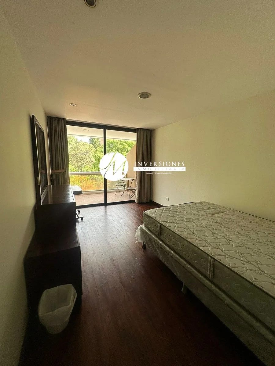 Apartamento en renta Amueblado en zona 10 — Apartamento en Alquiler en Zona 10, Guatemala, Ciudad — foto 8 de 10