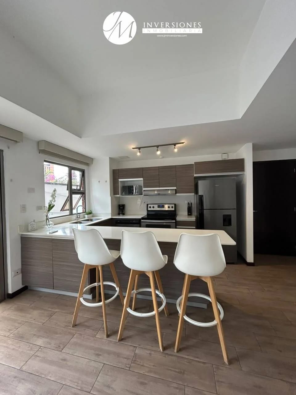 Apartamento en Renta Amueblado en zona 10 — Apartamento en Alquiler en Zona 10, Guatemala, Ciudad — foto 3 de 13