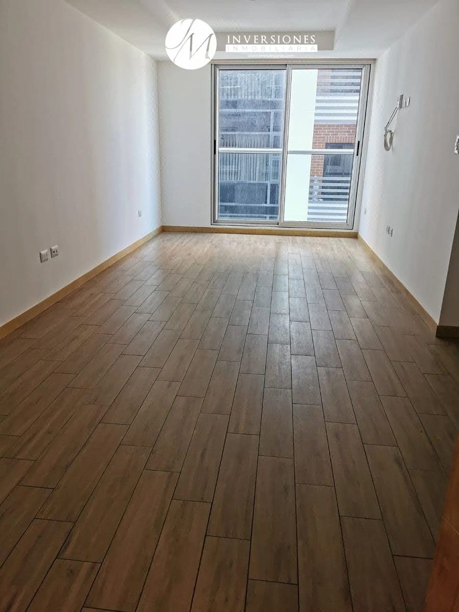 Apartamento en zona 10 cerca de Proceres y la Estacion — Apartamento en Alquiler en Zona 10, Guatemala, Ciudad — foto 1 de 12