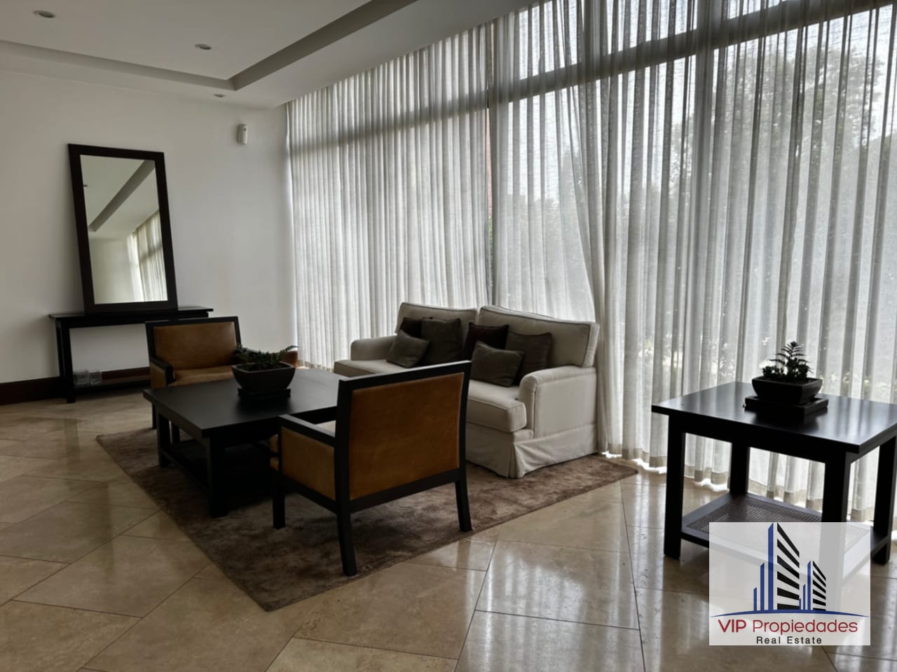 Zona 15, VH I amplio apartamento en alquiler — Apartamento en Alquiler en Meridian, Zona 15, Guatemala, Ciudad — foto 2 de 2