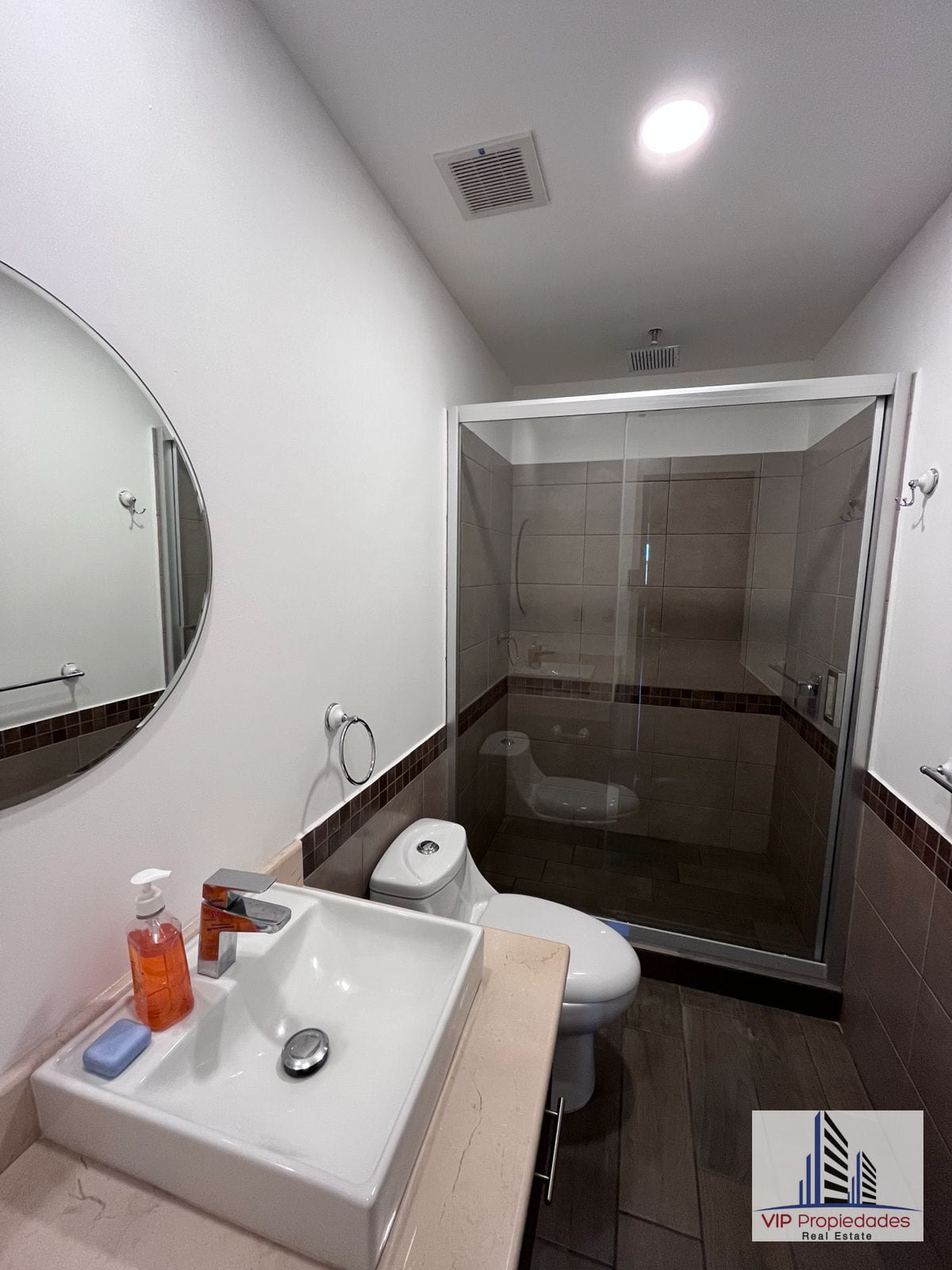Edificio Verona zona 10, apartamento en alquiler — Apartamento en Alquiler en Verona, Zona 10, Guatemala, Ciudad — foto 6 de 6