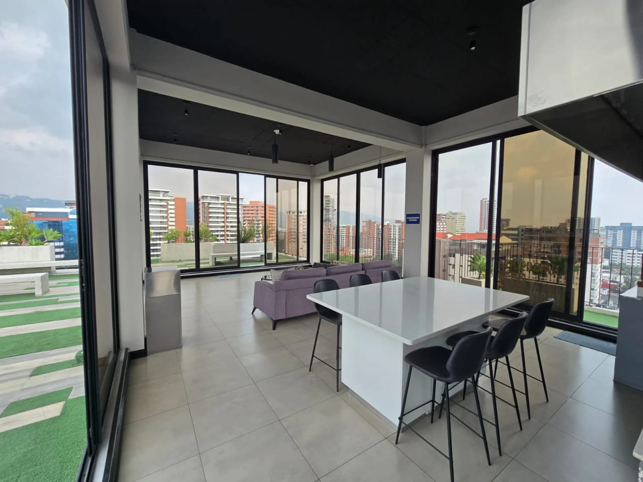 Apartamento en venta en zona 13 a una cuadra de Las Américas. — Apartamento en Venta en N Américas, Zona 13, Guatemala, Ciudad — foto 15 de 17