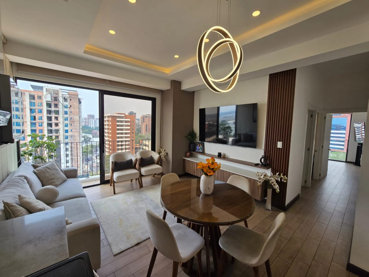 Apartamento en venta en zona 13 a una cuadra de Las Américas. — Apartamento en Venta en N Américas, Zona 13, Guatemala, Ciudad — foto 1 de 17