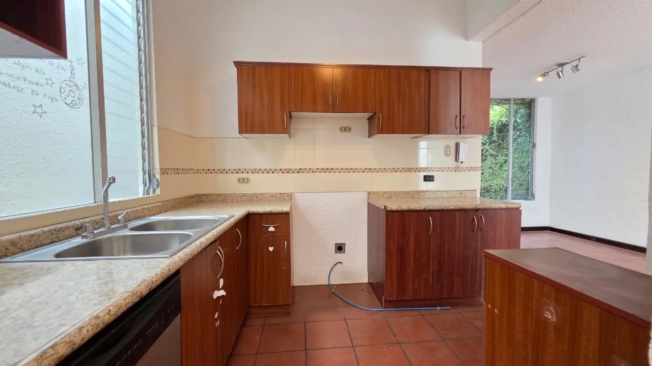 Casa en venta de un nivel en Villas de Choacorral San Lucas — Casa en Venta en Zona 1 Mixco, Guatemala, Ciudad — foto 4 de 17
