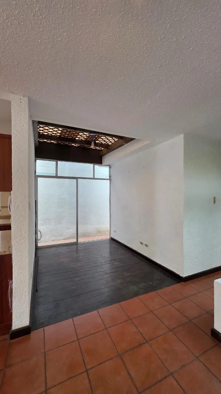 Casa en venta de un nivel en Villas de Choacorral San Lucas — Casa en Venta en Zona 1 Mixco, Guatemala, Ciudad — foto 8 de 17