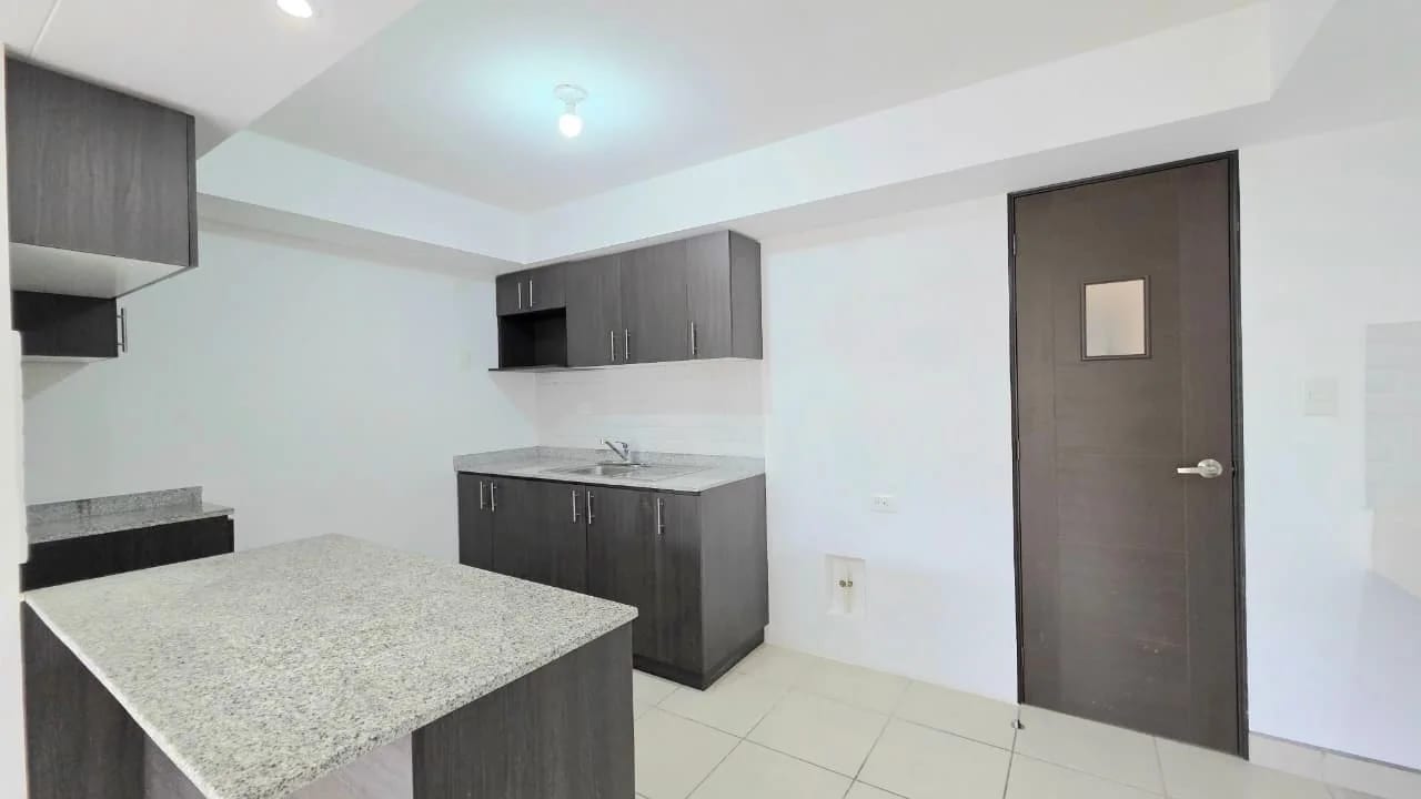 Apartamento en venta en zona 4 Mixco El Naranjo edificio Alegría. — Apartamento en Venta en Condado Naranjo, Zona 4 Mixco, Guatemala, Ciudad — foto 4 de 17