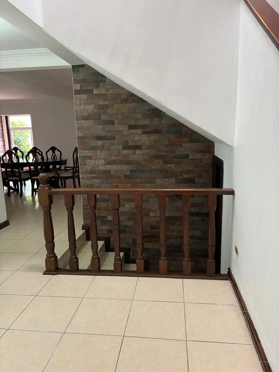 Linda casa Villas del Pinar km 19.5 Caes — Casa en Alquiler en Villas del Pinar, Carretera a El Salvador, Guatemala, Ciudad — foto 4 de 17