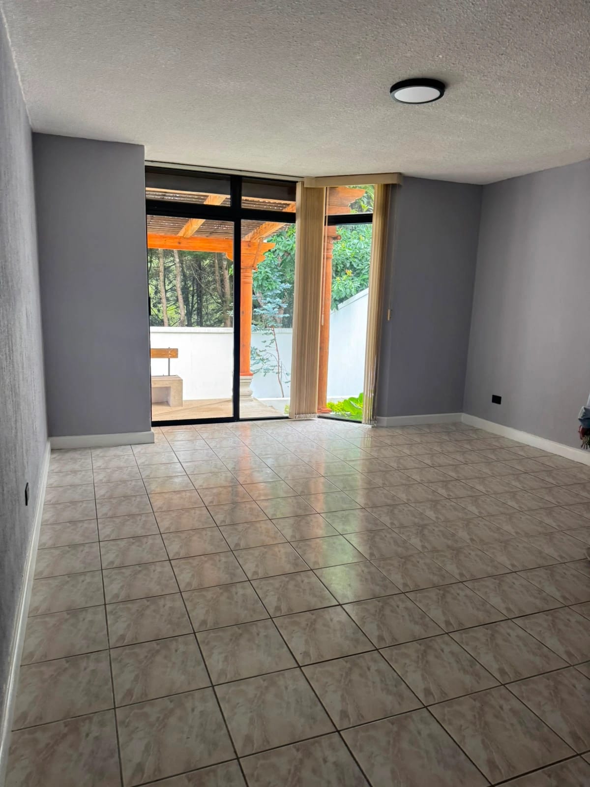 Casa remodelada en venta en el Km.16.5 de Carretera al Salvador — Casa en Venta en San Antonio, Carretera a El Salvador, Guatemala, Ciudad — foto 7 de 17