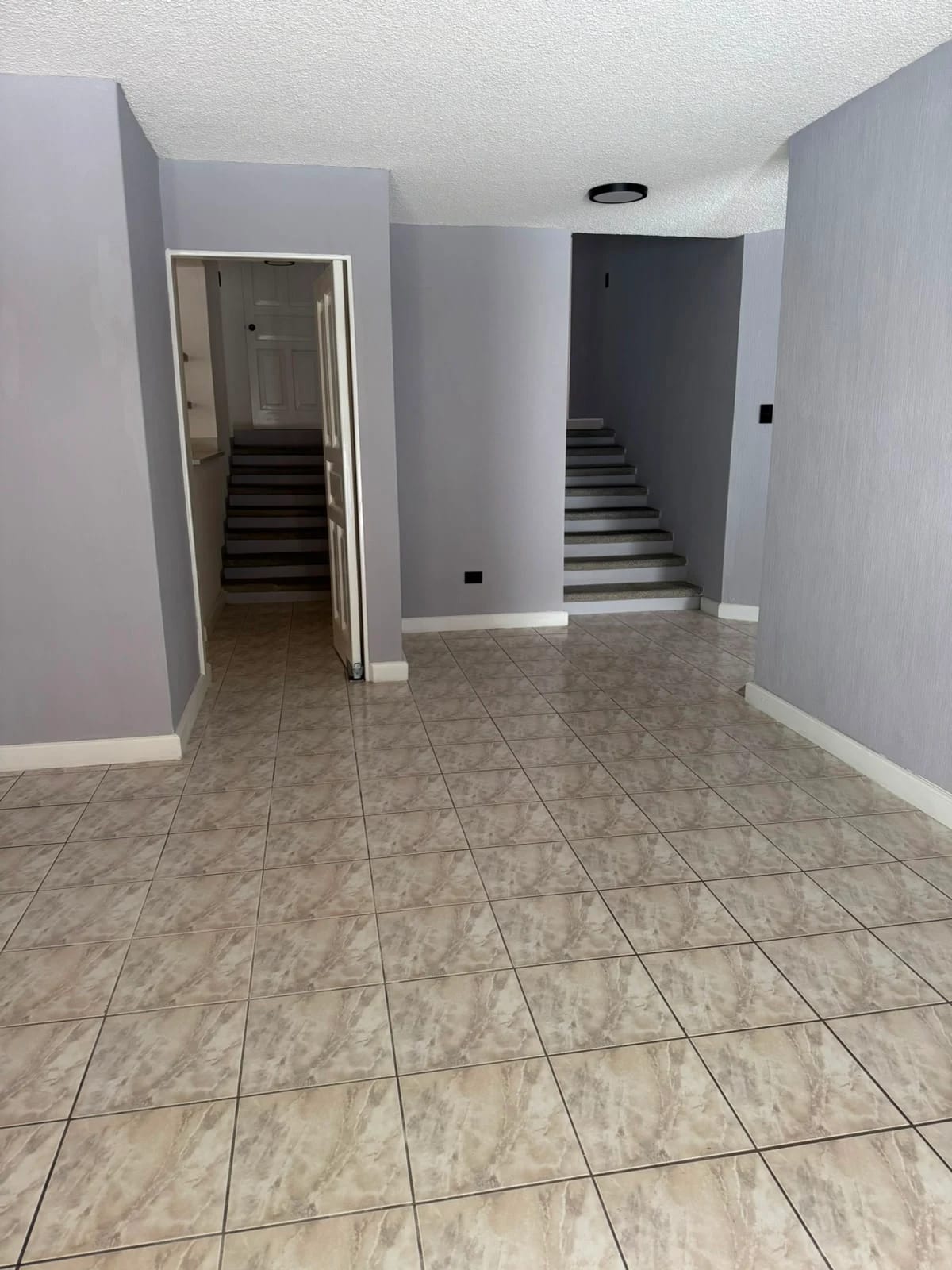 Casa remodelada en venta en el Km.16.5 de Carretera al Salvador — Casa en Venta en San Antonio, Carretera a El Salvador, Guatemala, Ciudad — foto 8 de 17