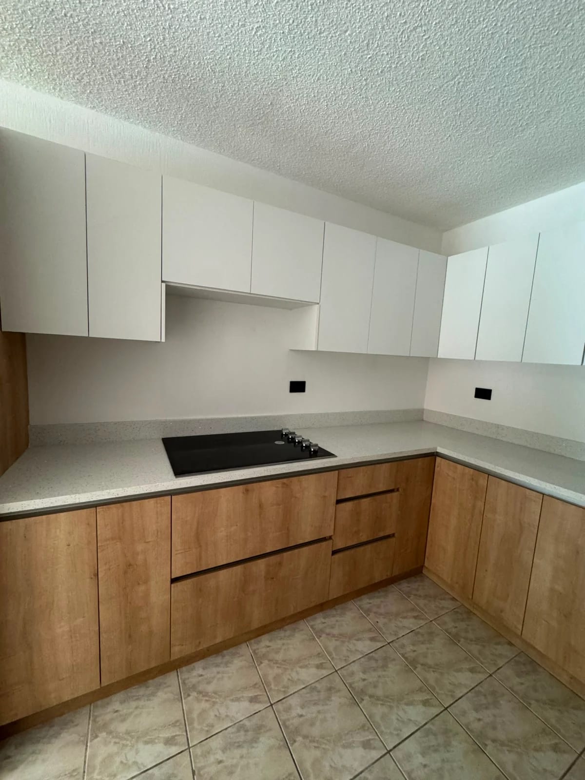 Casa remodelada en venta en el Km.16.5 de Carretera al Salvador — Casa en Venta en San Antonio, Carretera a El Salvador, Guatemala, Ciudad — foto 12 de 17