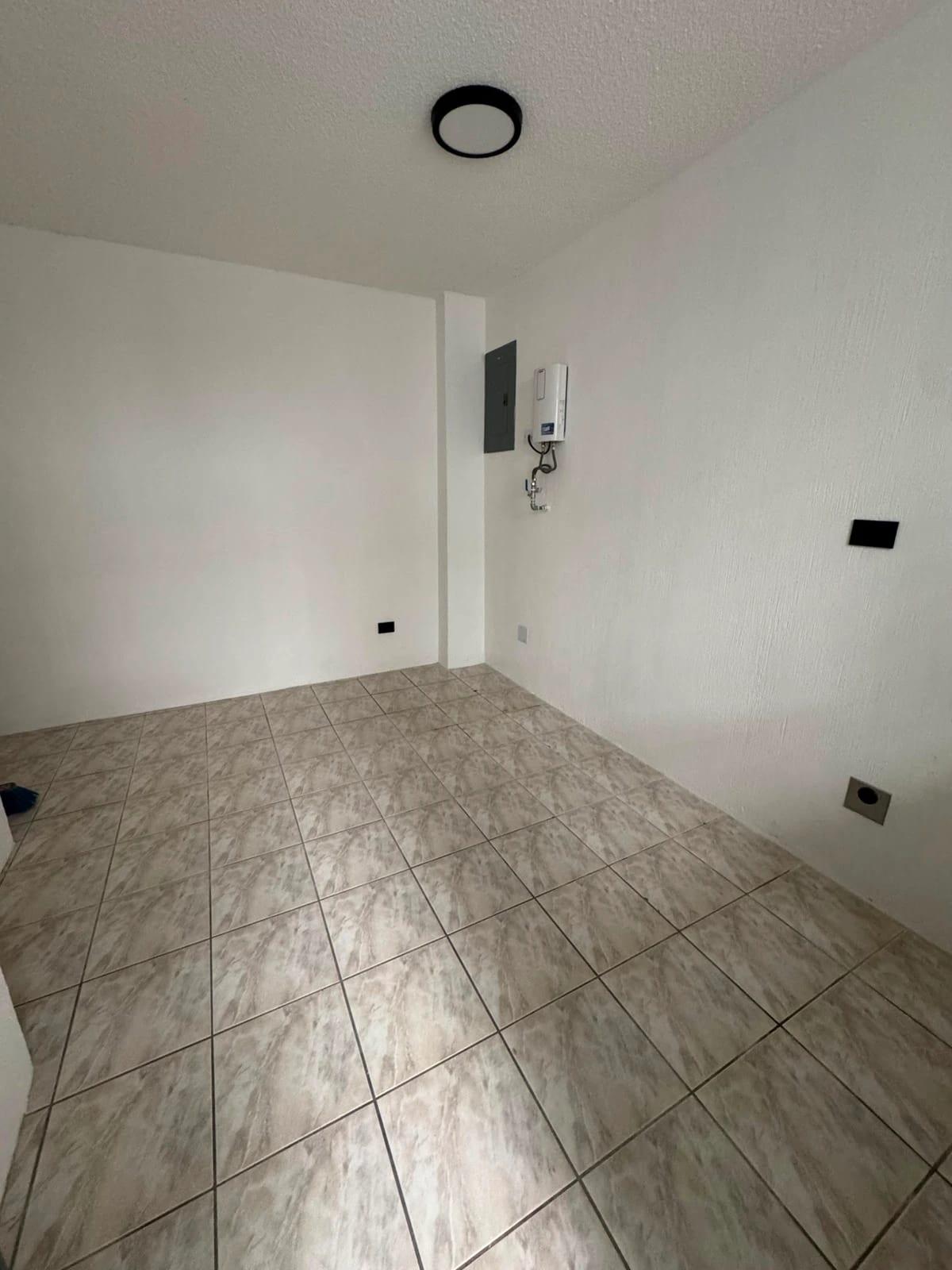 Casa remodelada en venta en el Km.16.5 de Carretera al Salvador — Casa en Venta en San Antonio, Carretera a El Salvador, Guatemala, Ciudad — foto 15 de 17