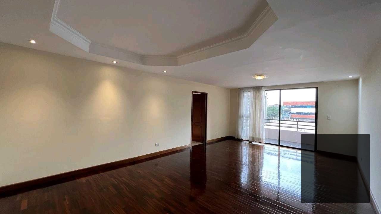📍 APARTAMENTO EN VENTA en zona 14 Edificio Almeira — Apartamento en Venta en Almeira, Zona 14, Guatemala, Ciudad — foto 1 de 8