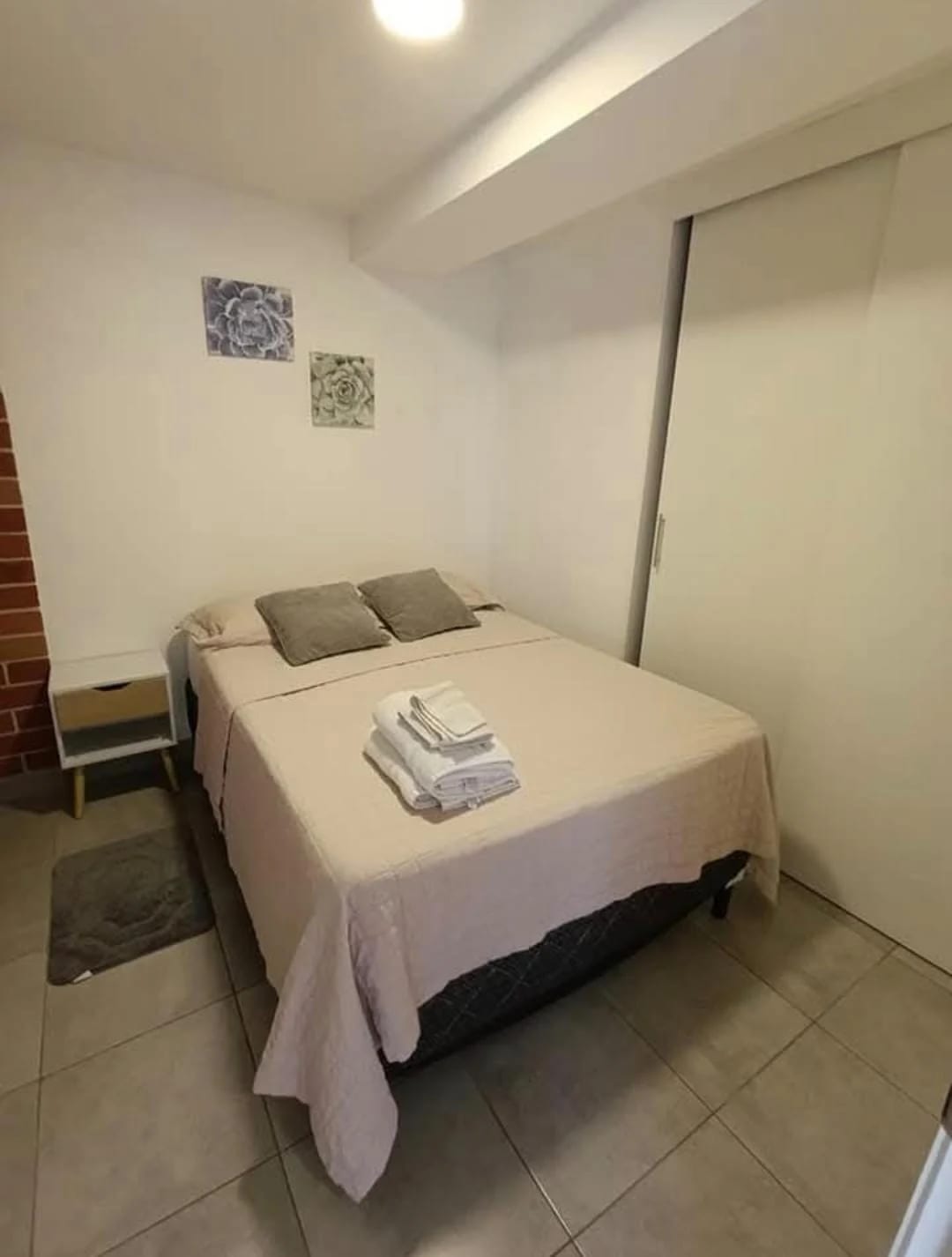 Apartamento Zona 4 — Apartamento en Alquiler en Modra, Zona 4, Guatemala, Ciudad — foto 1 de 9