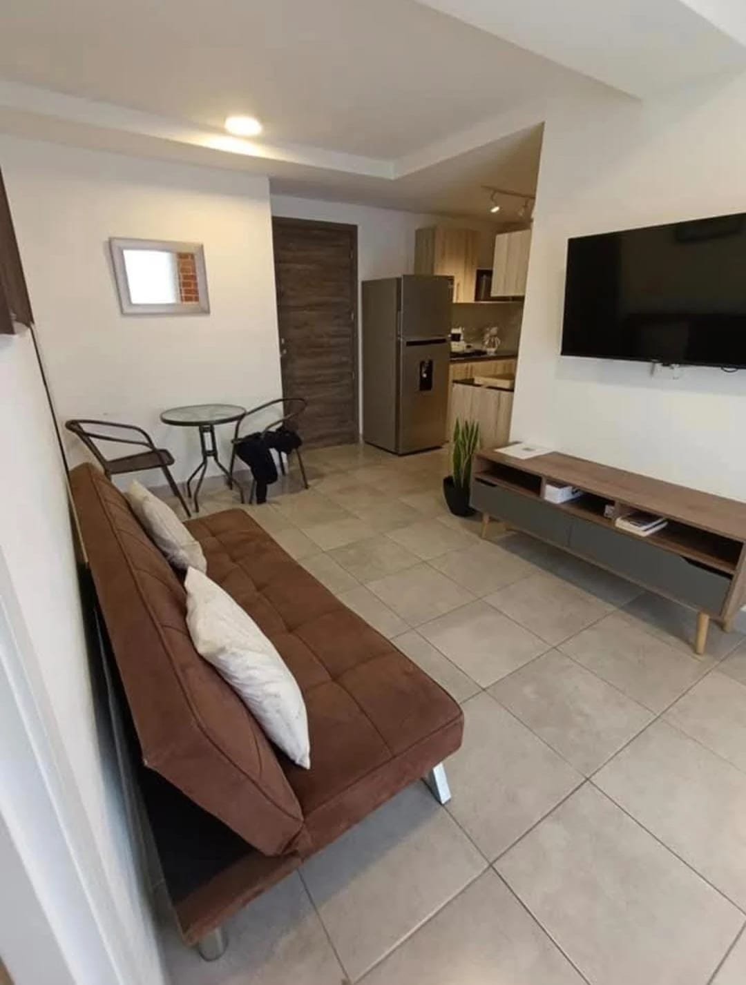 Apartamento Zona 4 — Apartamento en Alquiler en Modra, Zona 4, Guatemala, Ciudad — foto 2 de 9