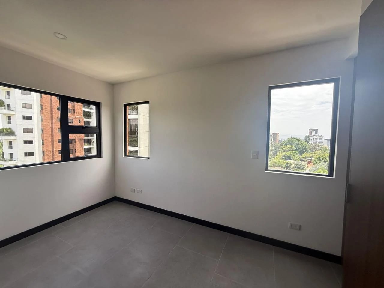 apartamento Moderno en Zona 15 — Apartamento en Alquiler en Zona 15, Guatemala, Ciudad — foto 1 de 17