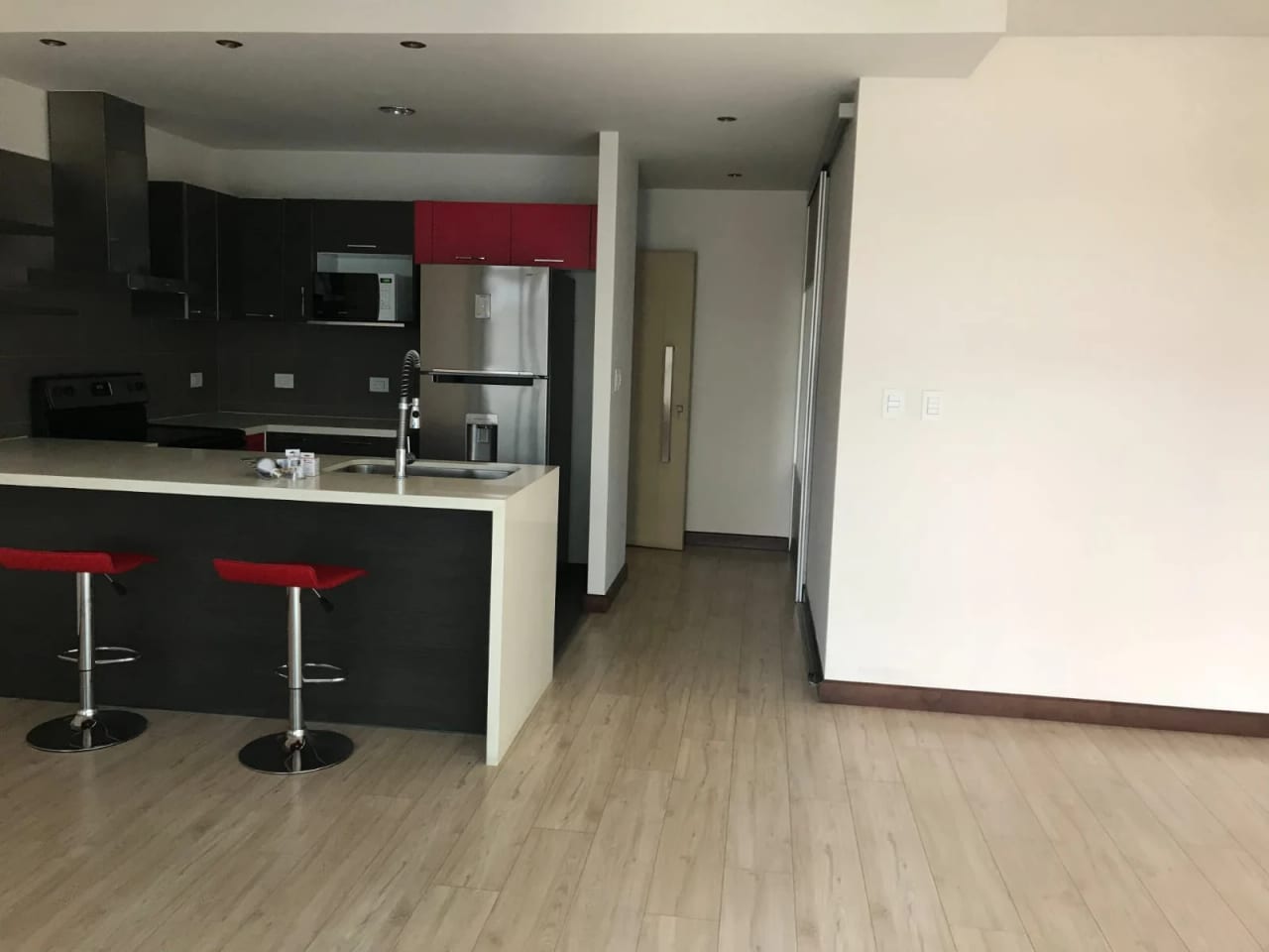 Apartamento de lujo en zona 10 — Apartamento en Alquiler en Zona 10, Guatemala, Ciudad — foto 2 de 17