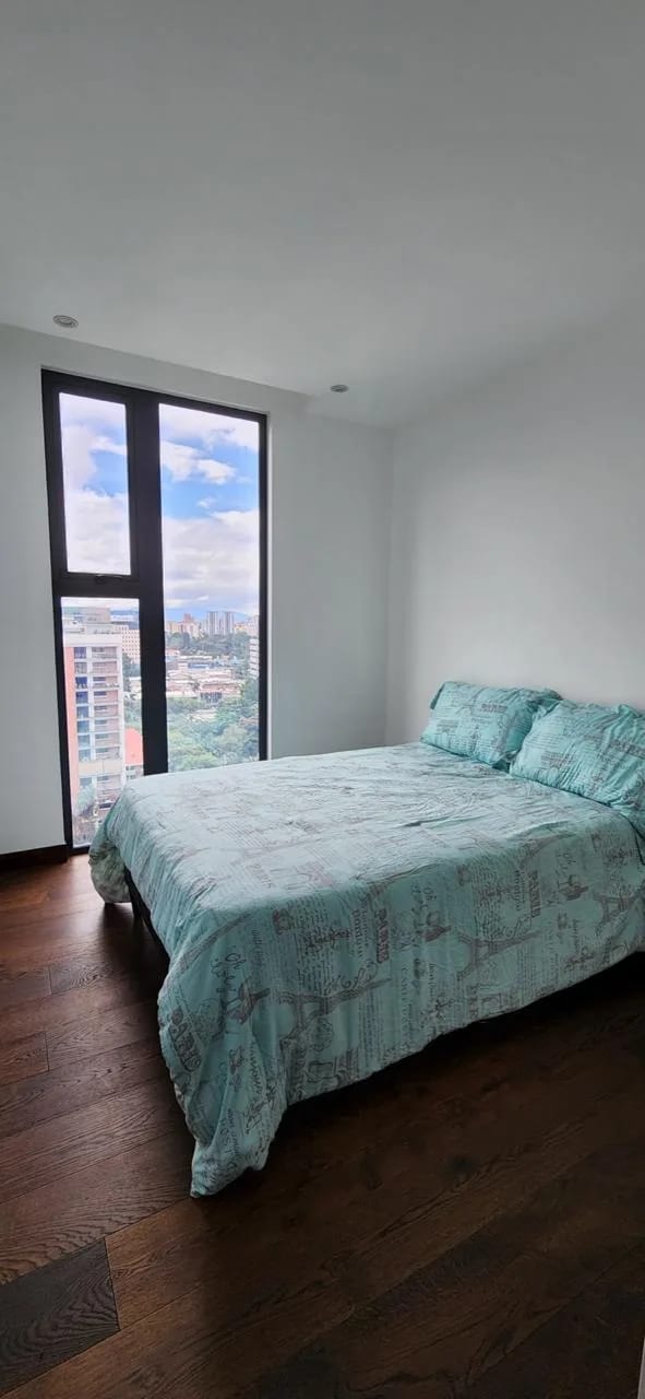 apartamento de Lujo amueblado en zona 10 — Apartamento en Alquiler en Zona 10, Guatemala, Ciudad — foto 9 de 10