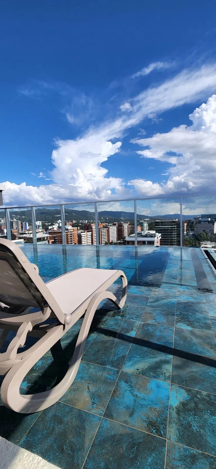 Apartamento de Lujo en zona 10 — Apartamento en Alquiler en Zona 10, Guatemala, Ciudad — foto 8 de 10