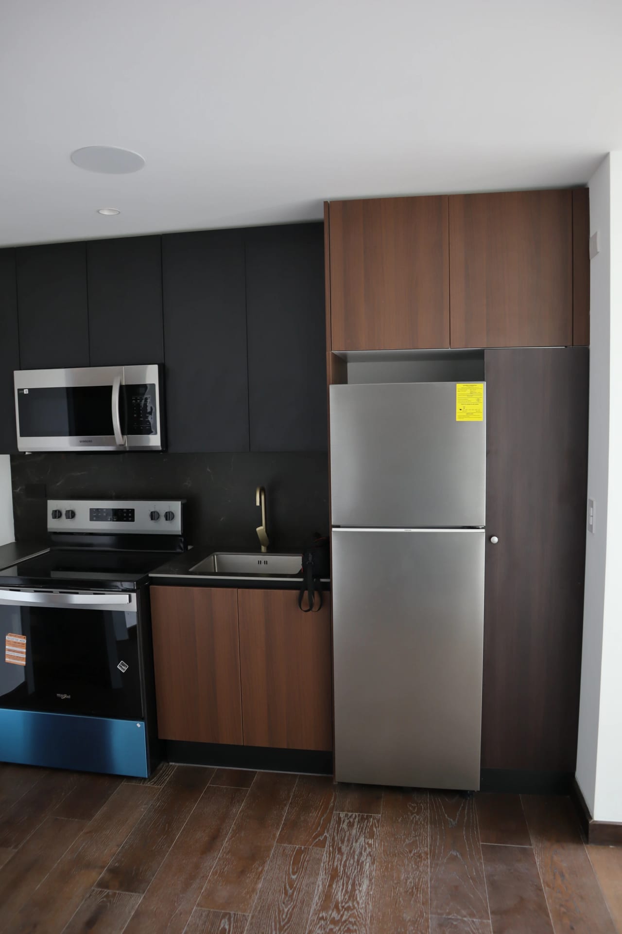 Apartamento Moderno en zona 10 — Apartamento en Alquiler en Zona 10, Guatemala, Ciudad — foto 9 de 13