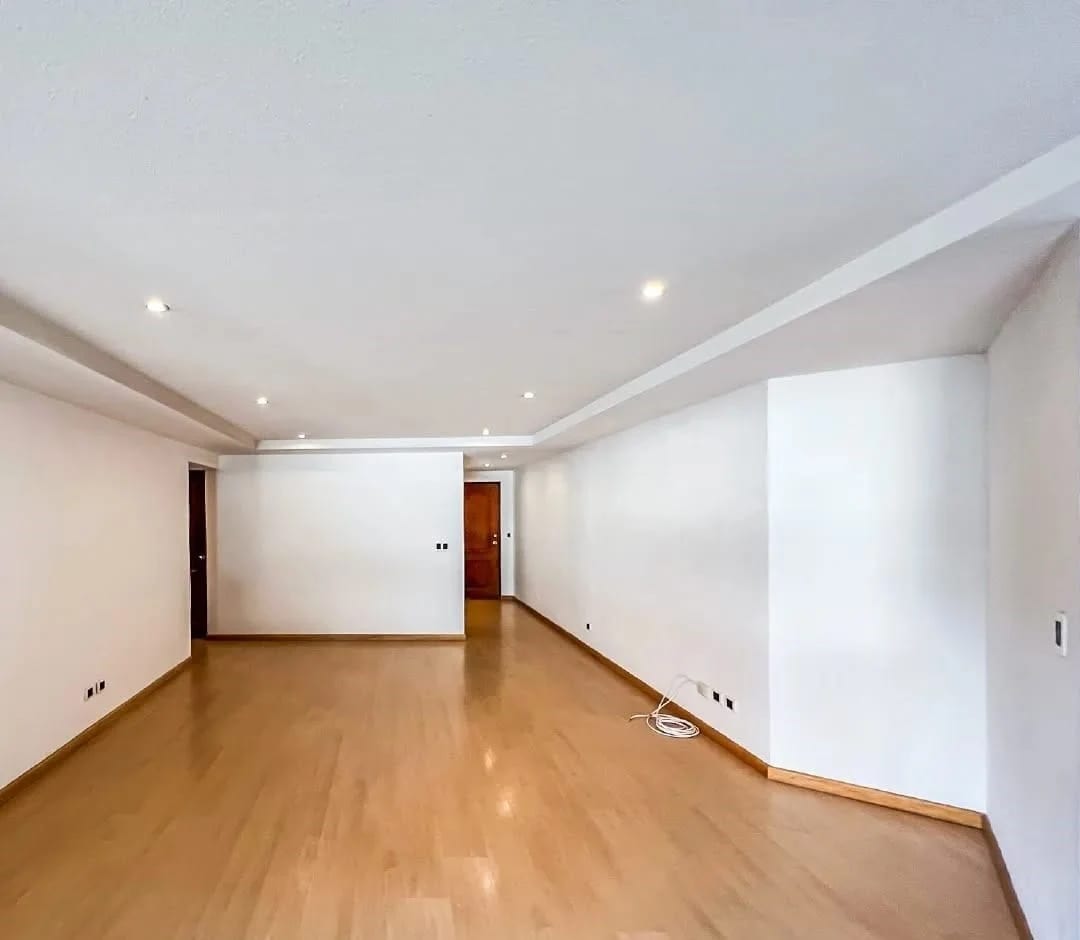 Apartamento espacioso en zona 14 — Apartamento en Alquiler en Zona 14, Guatemala, Ciudad — foto 3 de 6